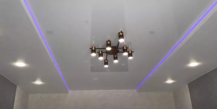 Натяжные потолки модерн