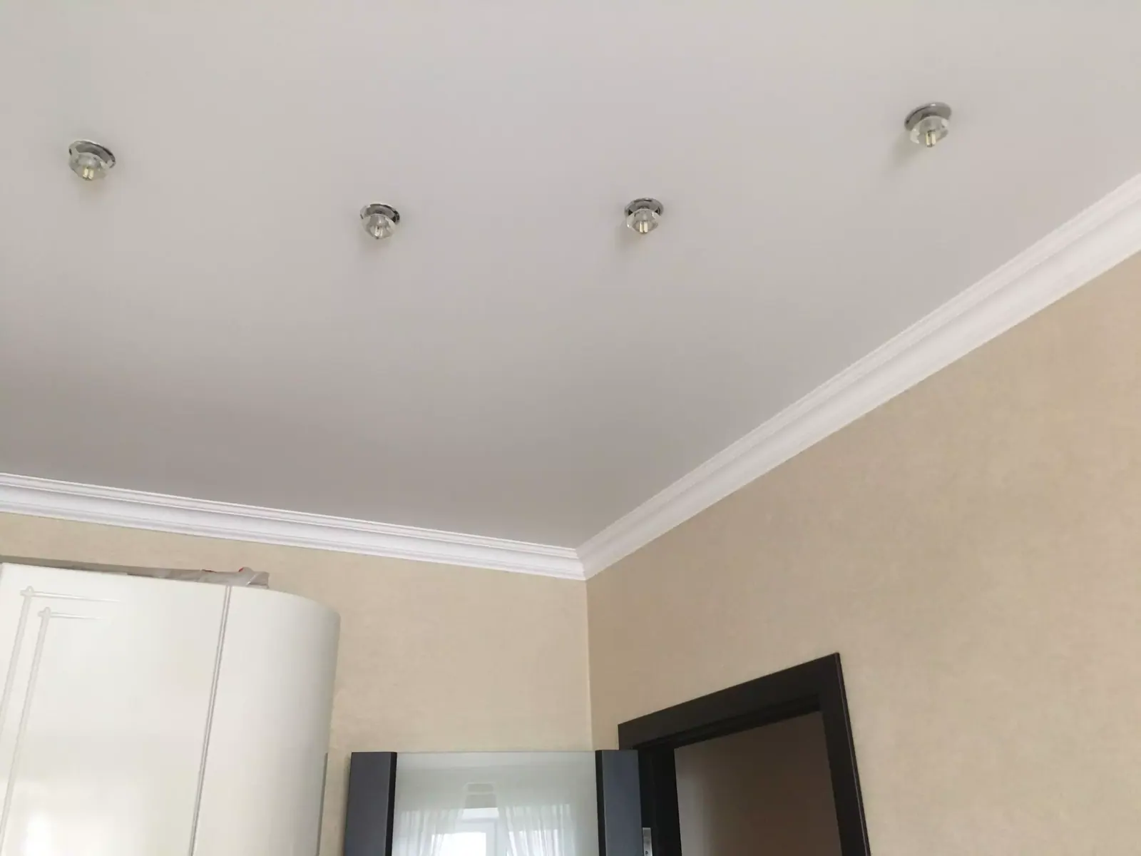 Матовый натяжной потолок в квартиру — Сарапул, улица Степана Разина, 22в к1, фото 1